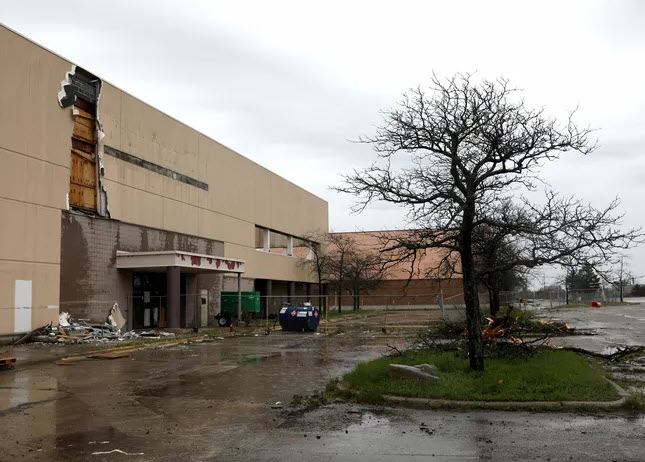 Summit Place Mall (Pontiac Mall) - Free Press Photo